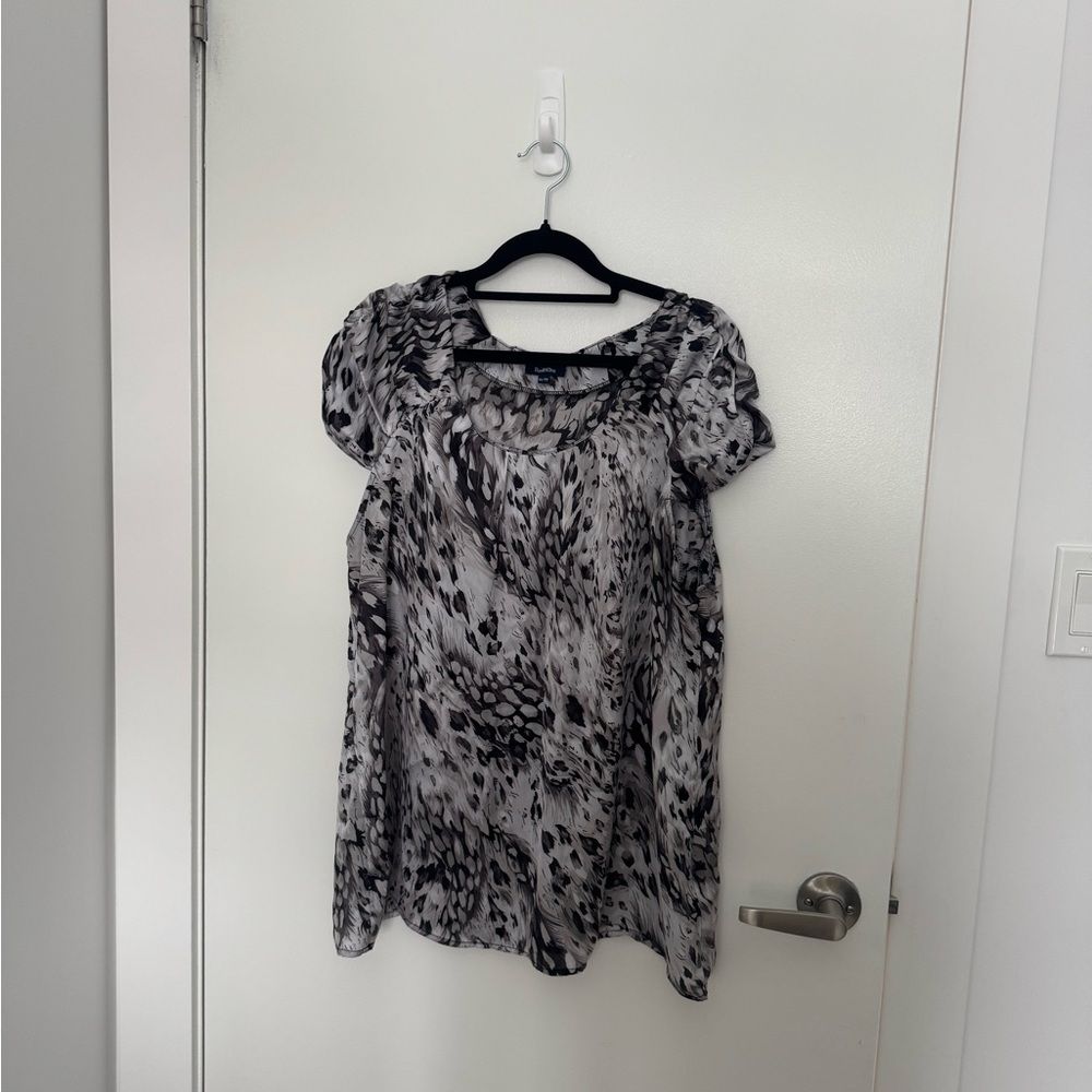 Reitmans Black and Gray Animal Print Women's Blouse Size XL - Picture 2 of 8